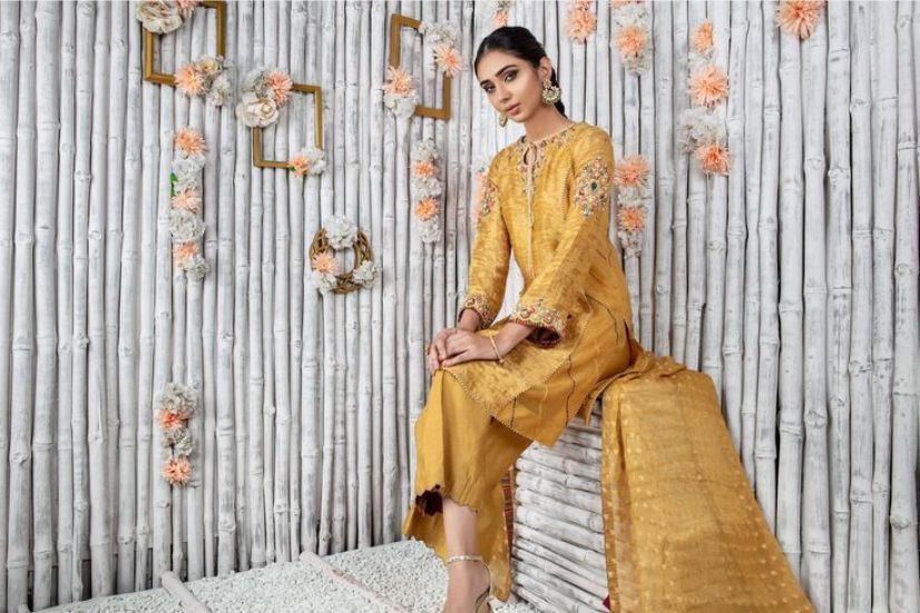 How Pakistani Formal Dresses Are Famous in the UK?